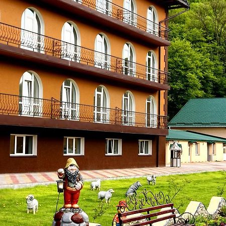 Perlyna Podillyа Hotel Sataniv Eksteriør billede