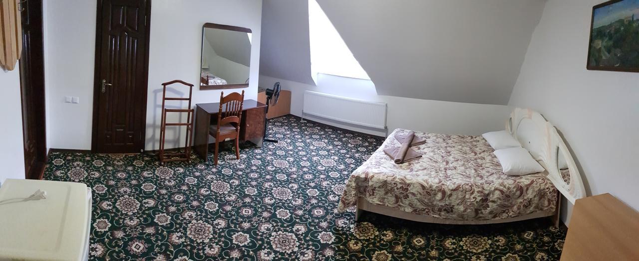 Perlyna Podillyа Hotel Sataniv Eksteriør billede